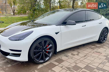 Седан Tesla Model 3 2020 в Кривом Роге