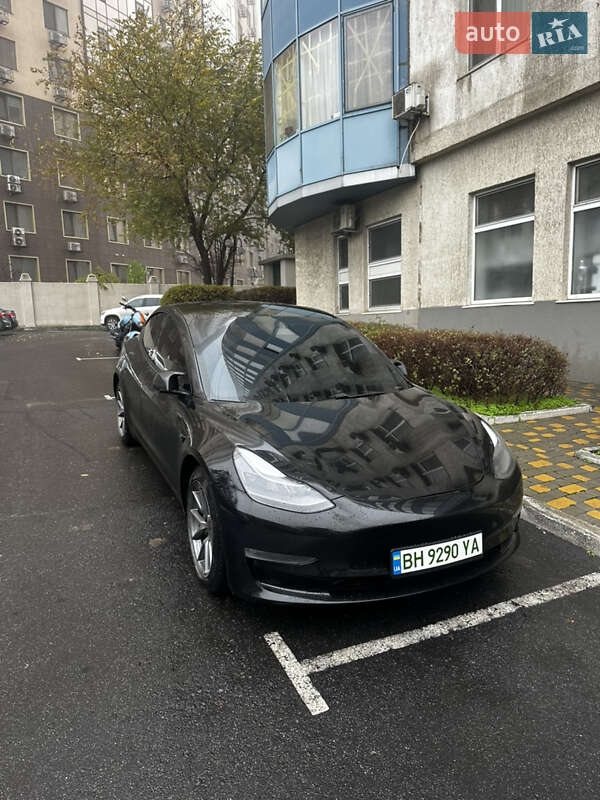 Tesla Model 3 2021