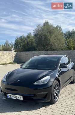 Седан Tesla Model 3 2019 в Черновцах