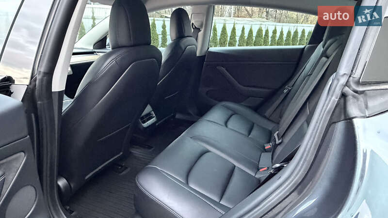 Седан Tesla Model 3 2021 в Луцьку