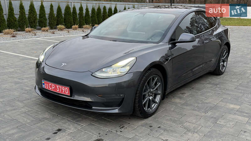 Седан Tesla Model 3 2021 в Луцьку