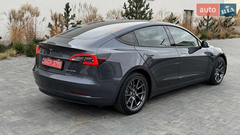 Седан Tesla Model 3 2021 в Луцьку