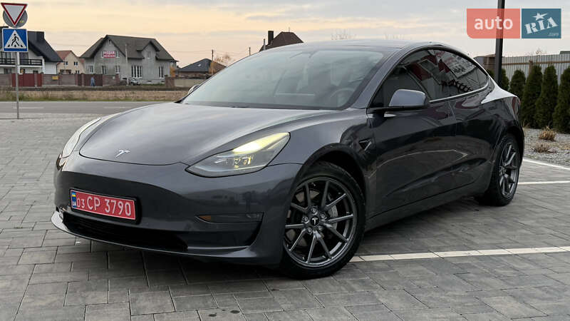 Седан Tesla Model 3 2021 в Луцьку