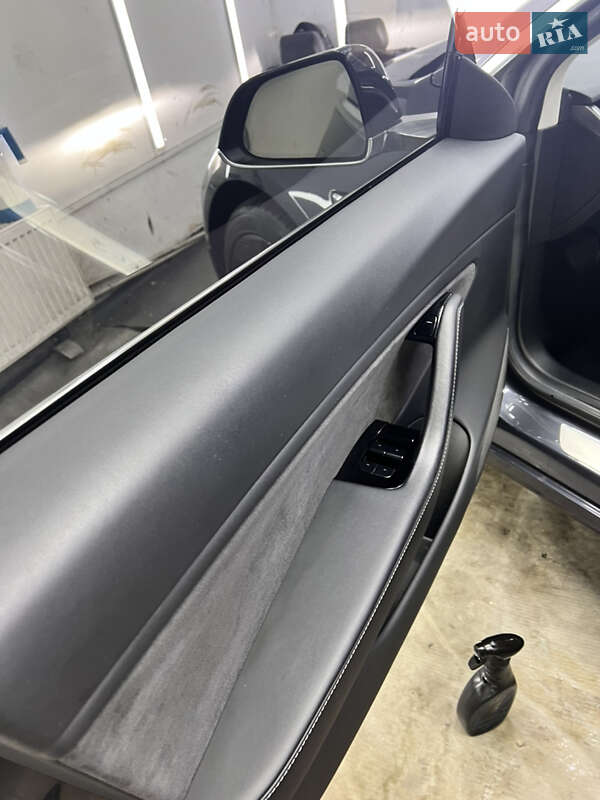 Седан Tesla Model 3 2018 в Киеве