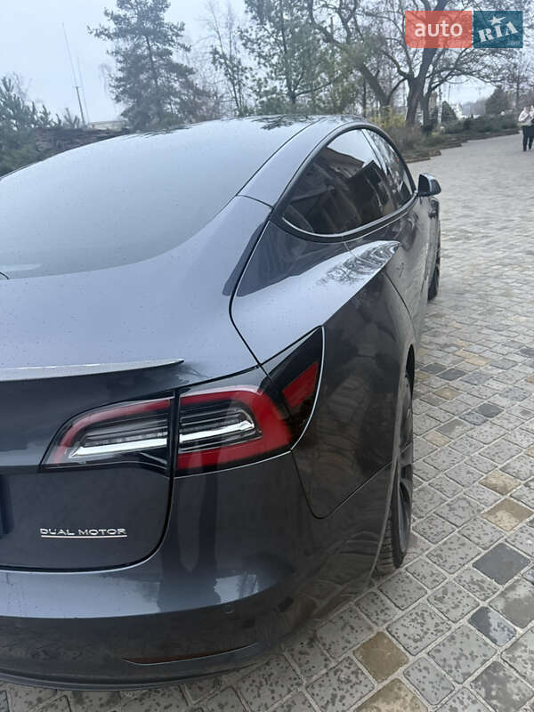 Седан Tesla Model 3 2022 в Харкові