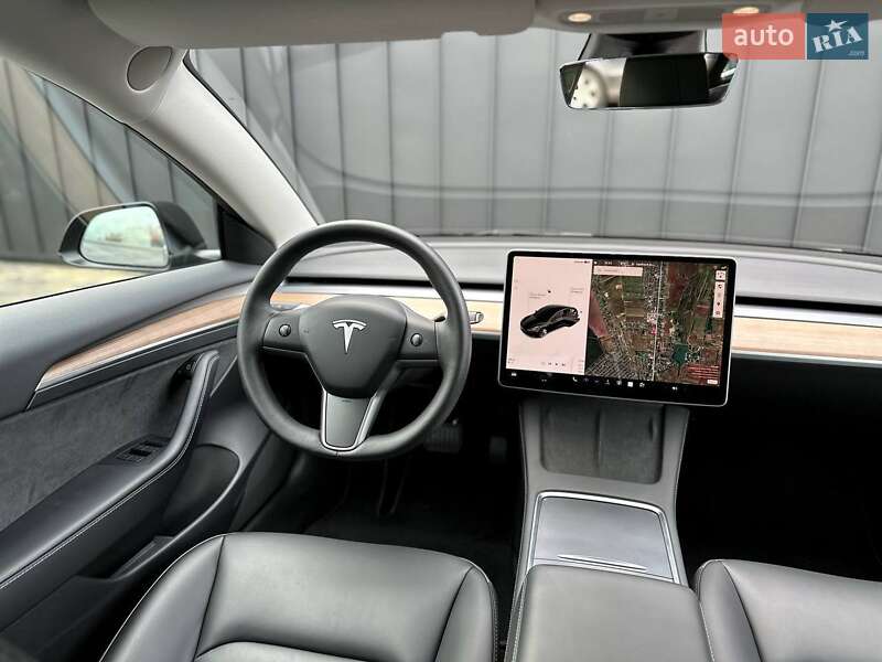 Седан Tesla Model 3 2022 в Луцке