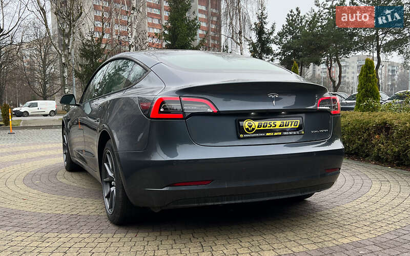 Седан Tesla Model 3 2022 в Львове