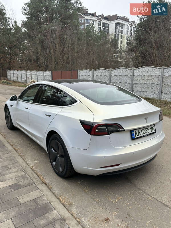 Седан Tesla Model 3 2019 в Киеве