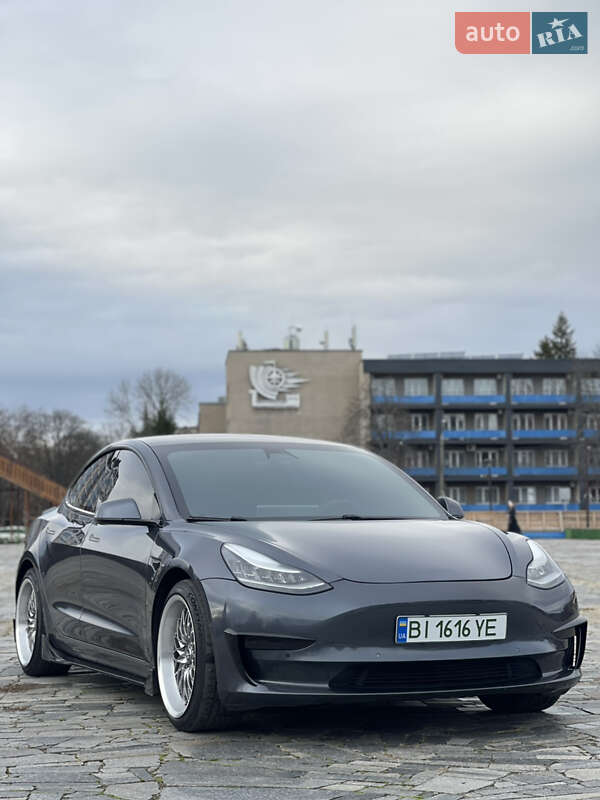 Седан Tesla Model 3 2019 в Кременчуці фото 2 Седан Tesla Model 3 2019 в Кременчуці