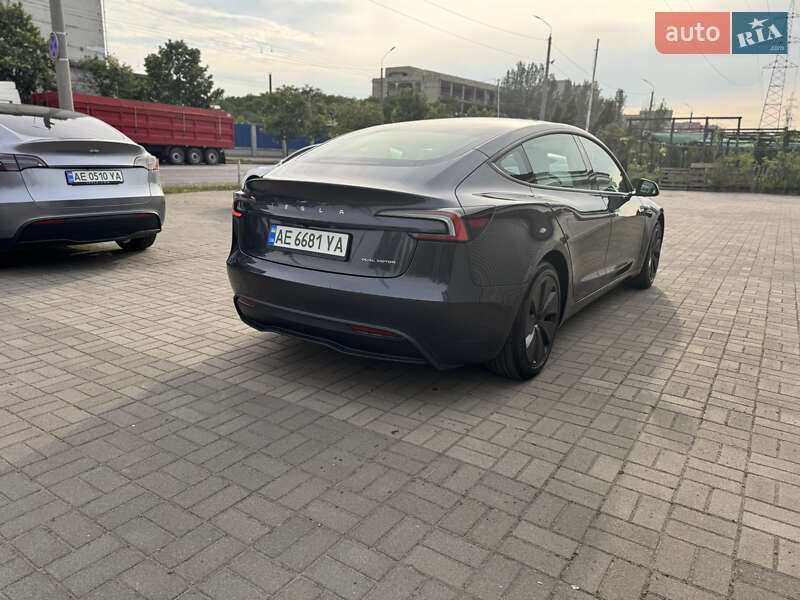 Седан Tesla Model 3 2024 в Днепре