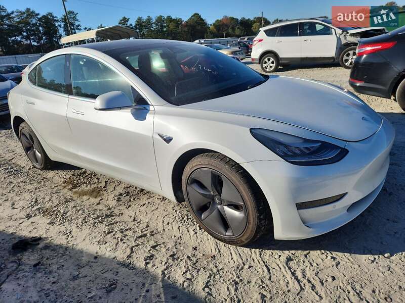 Седан Tesla Model 3 2019 в Івано-Франківську