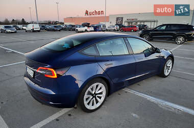 Седан Tesla Model 3 2020 в Львове
