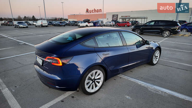 Седан Tesla Model 3 2020 в Львове