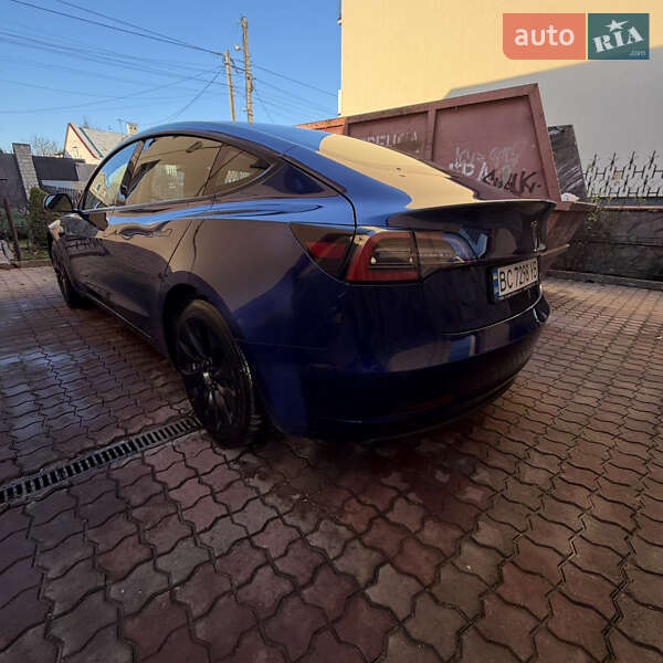 Седан Tesla Model 3 2022 в Львові