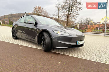 Седан Tesla Model 3 2024 в Львове