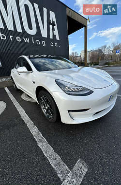 Седан Tesla Model 3 2018 в Днепре