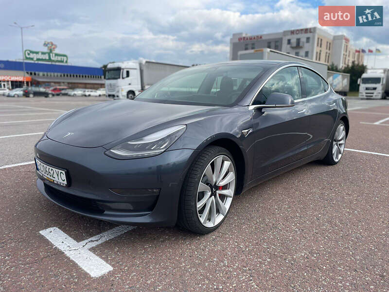 Седан Tesla Model 3 2019 в Львові