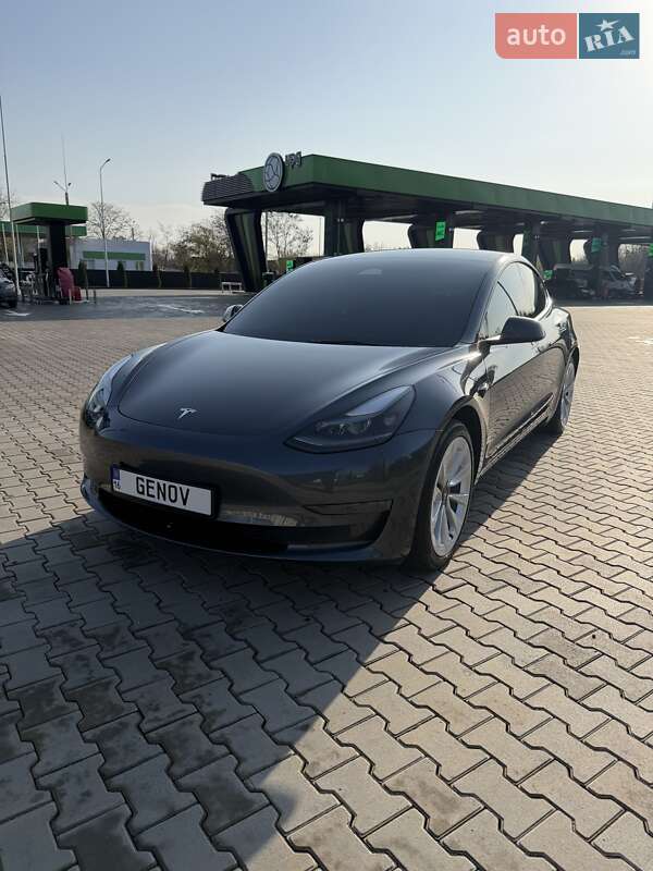 Седан Tesla Model 3 2023 в Одесі