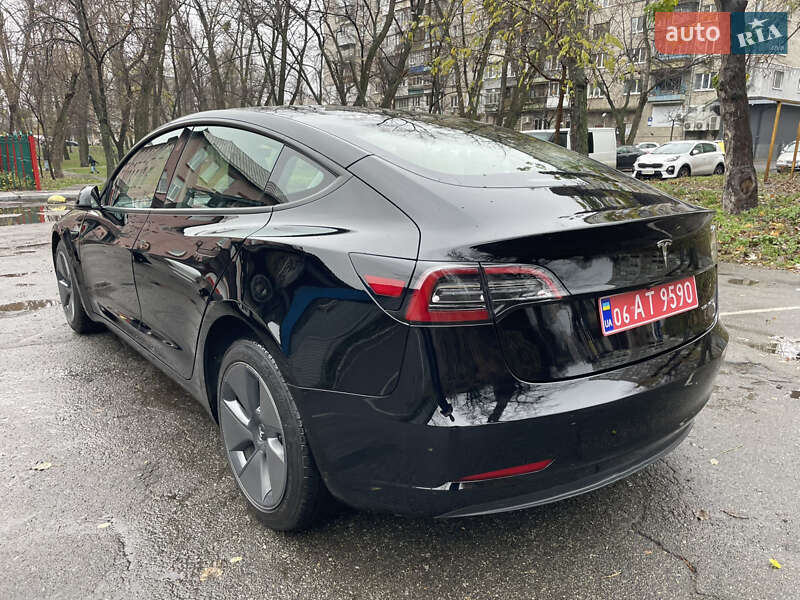 Седан Tesla Model 3 2023 в Киеве
