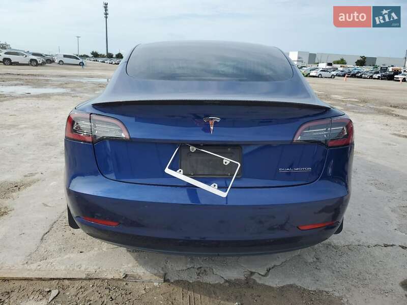 Седан Tesla Model 3 2019 в Самборе