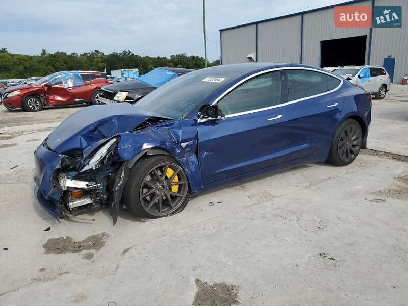 Седан Tesla Model 3 2019 в Самборе