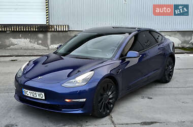 Седан Tesla Model 3 2023 в Львове