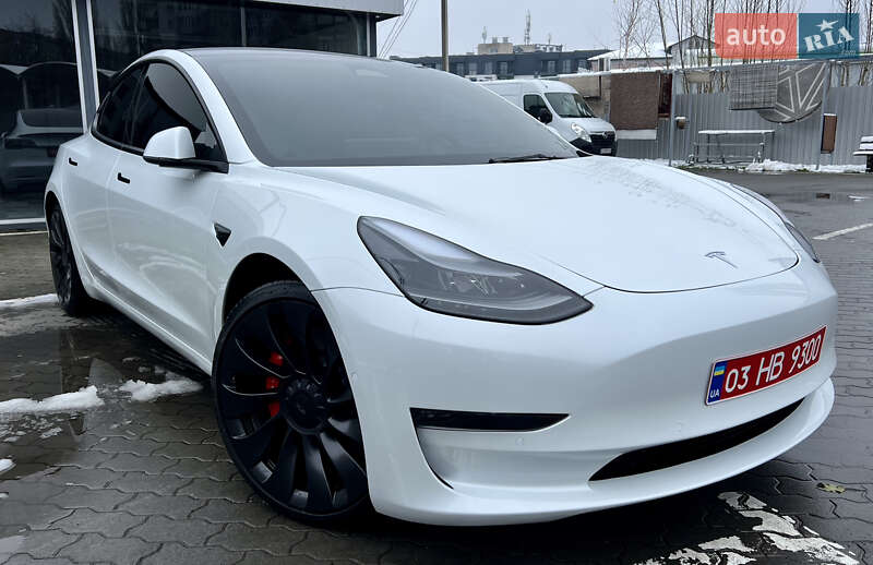 Седан Tesla Model 3 2022 в Луцке