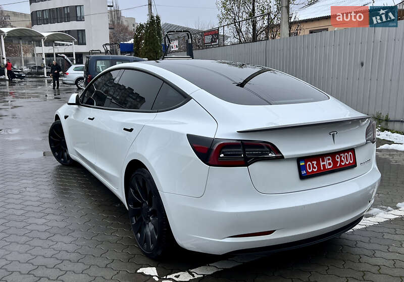 Седан Tesla Model 3 2022 в Луцке
