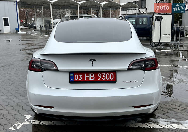 Седан Tesla Model 3 2022 в Луцке
