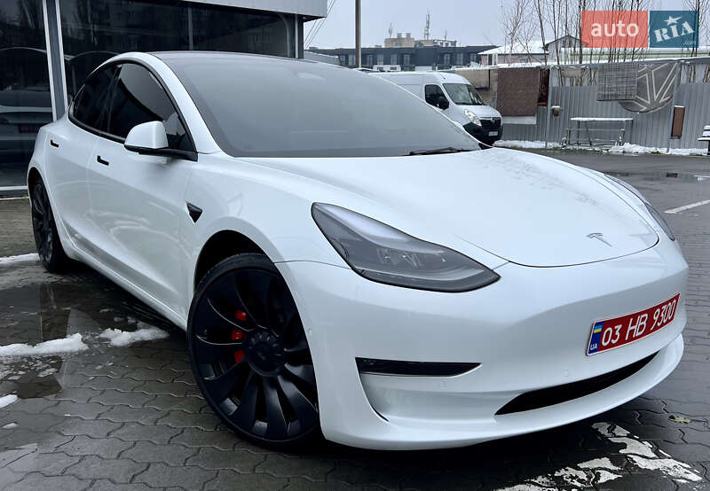 Седан Tesla Model 3 2022 в Луцке