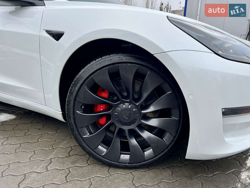 Седан Tesla Model 3 2022 в Луцке