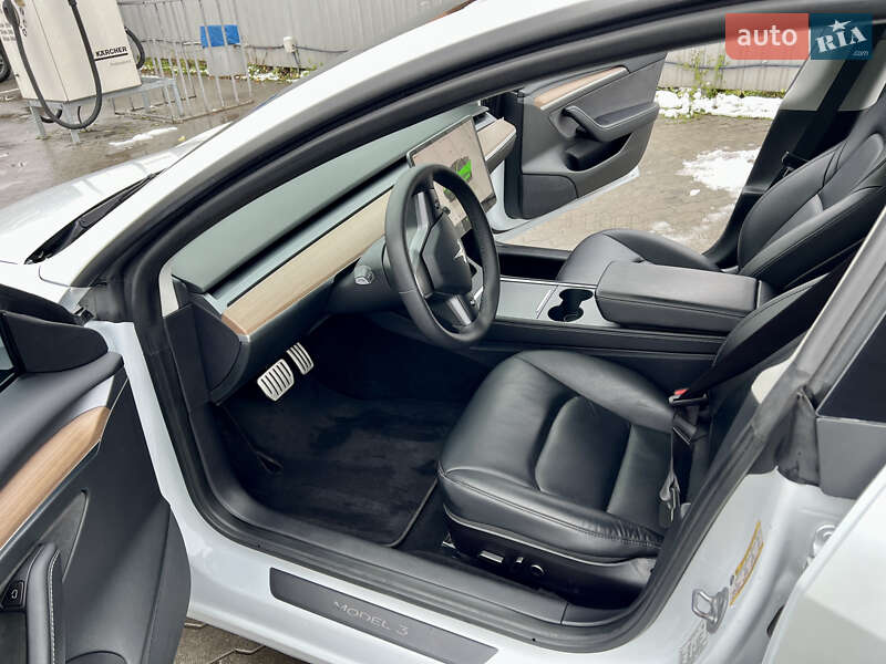 Седан Tesla Model 3 2022 в Луцке
