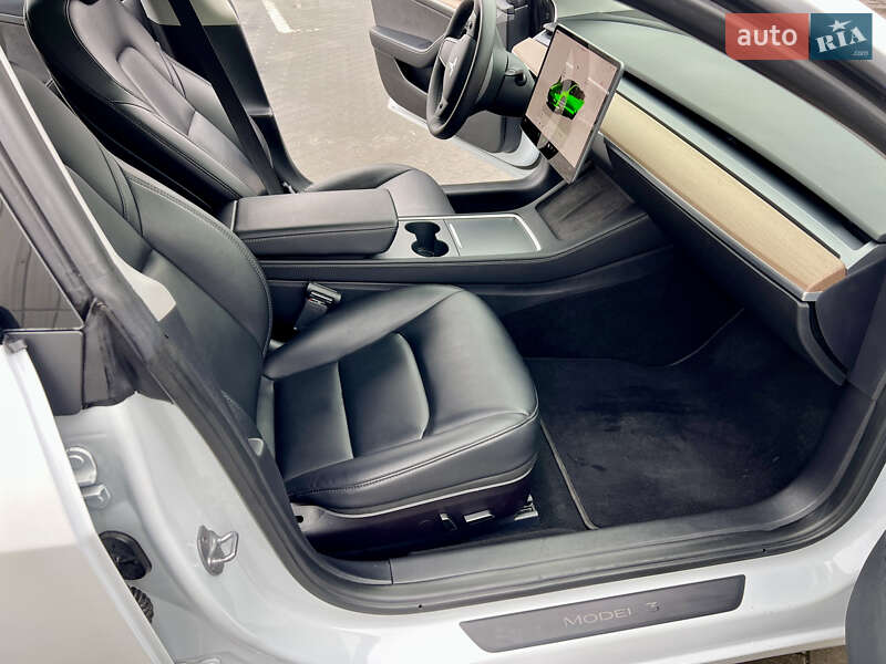 Седан Tesla Model 3 2022 в Луцке