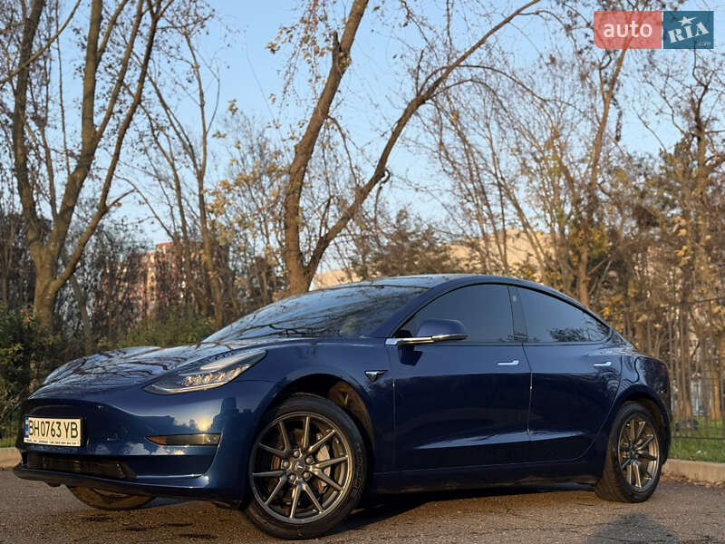 Седан Tesla Model 3 2019 в Одесі