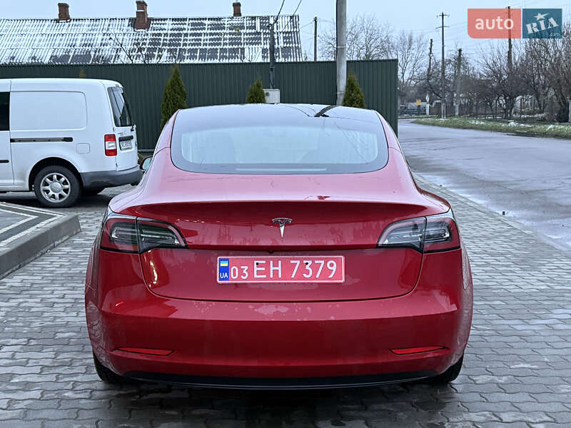 Седан Tesla Model 3 2019 в Володимирі