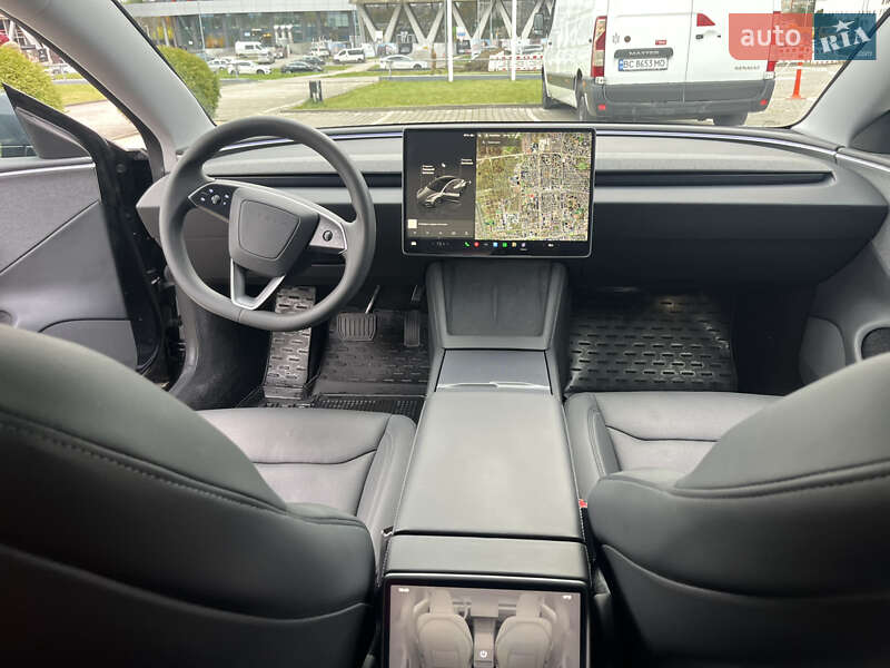 Седан Tesla Model 3 2024 в Львові