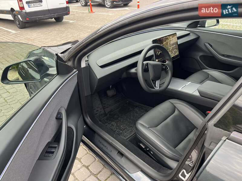 Седан Tesla Model 3 2024 в Львові