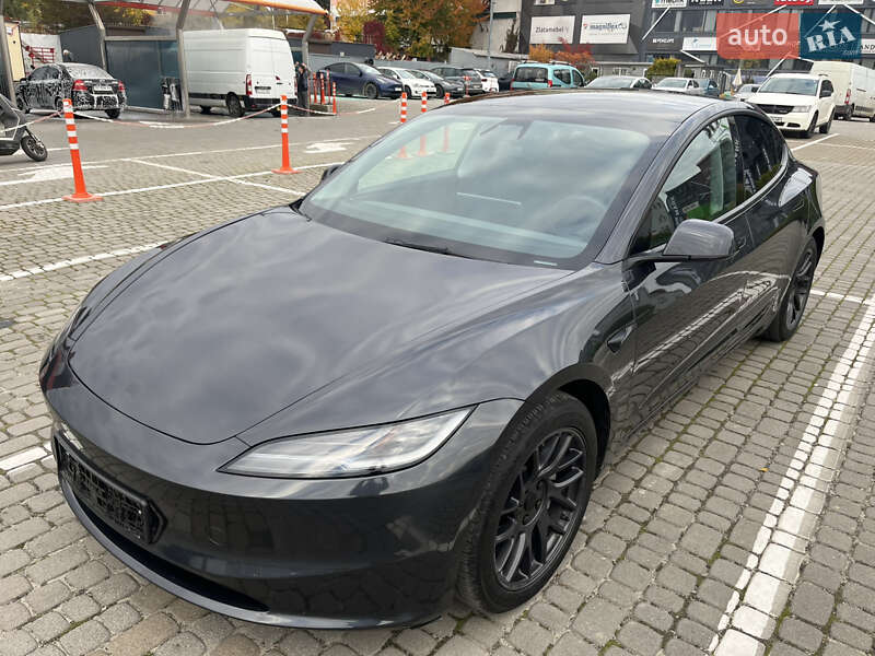 Седан Tesla Model 3 2024 в Львові