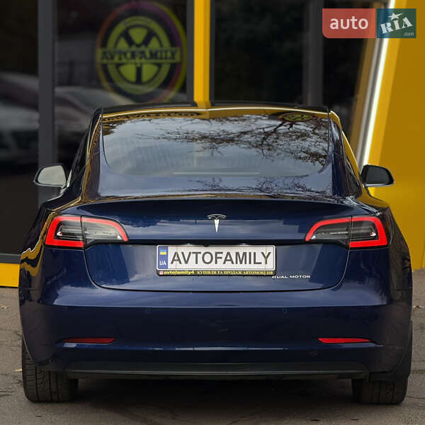 Седан Tesla Model 3 2019 в Киеве