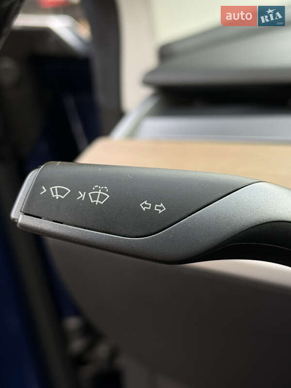 Седан Tesla Model 3 2019 в Киеве