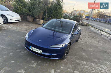Седан Tesla Model 3 2024 в Днепре