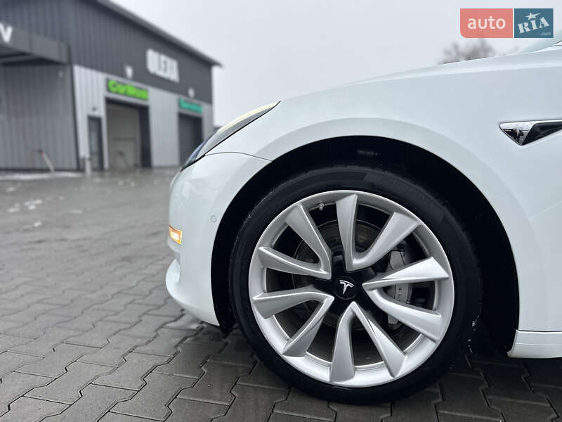 Седан Tesla Model 3 2018 в Владимире