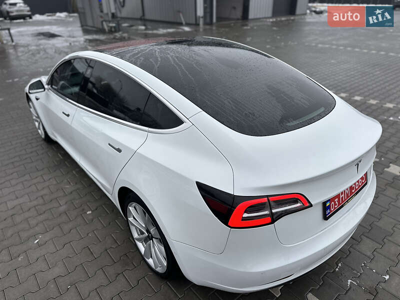 Седан Tesla Model 3 2018 в Владимире
