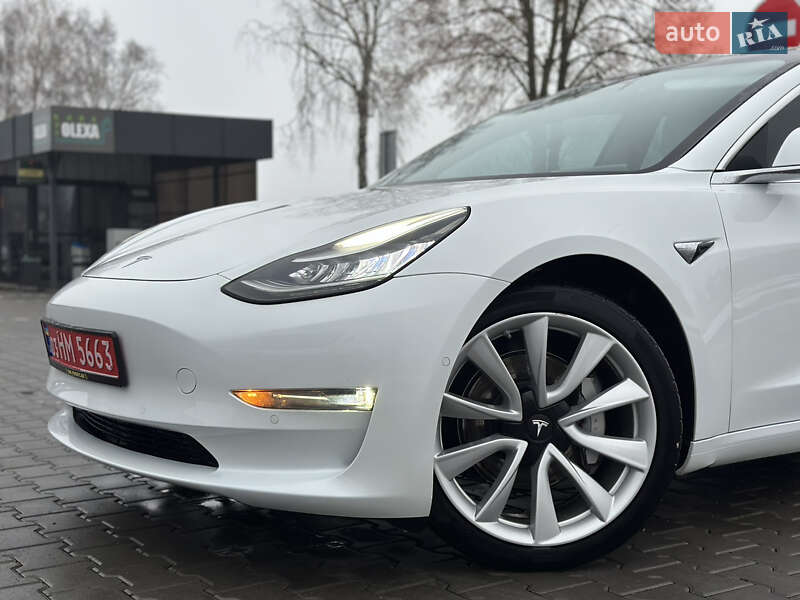 Седан Tesla Model 3 2018 в Владимире