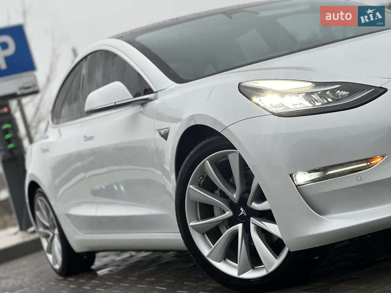 Седан Tesla Model 3 2018 в Владимире