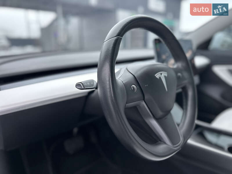 Седан Tesla Model 3 2018 в Владимире