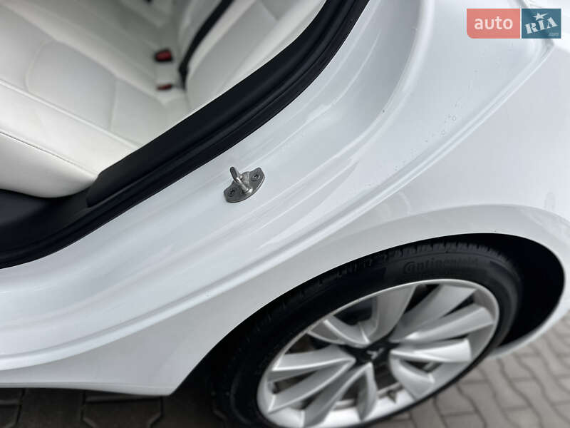 Седан Tesla Model 3 2018 в Владимире