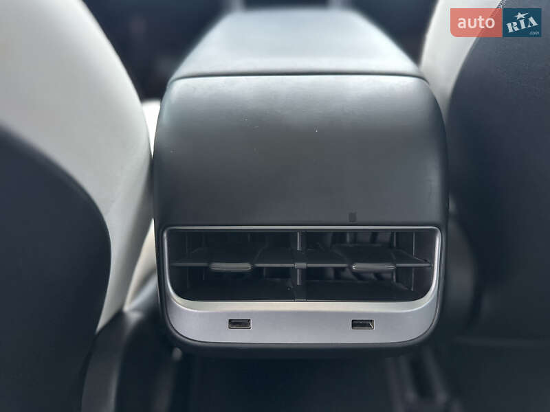 Седан Tesla Model 3 2018 в Владимире