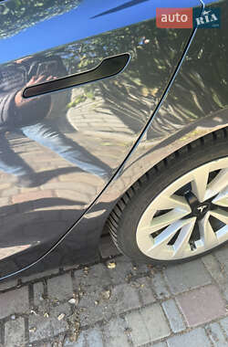 Седан Tesla Model 3 2022 в Черноморске