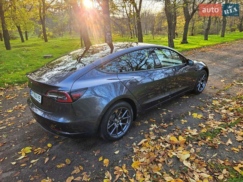 Седан Tesla Model 3 2023 в Одесі